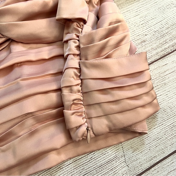 EXPRESS Twist Front Tie Back Top - Picture 7 of 16